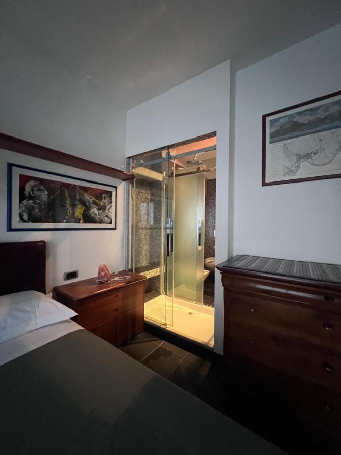 Casa Vacanze Attico Sul Lago Di Lecco, A Due Passi Dal Centro Con Posto Auto Exterior foto